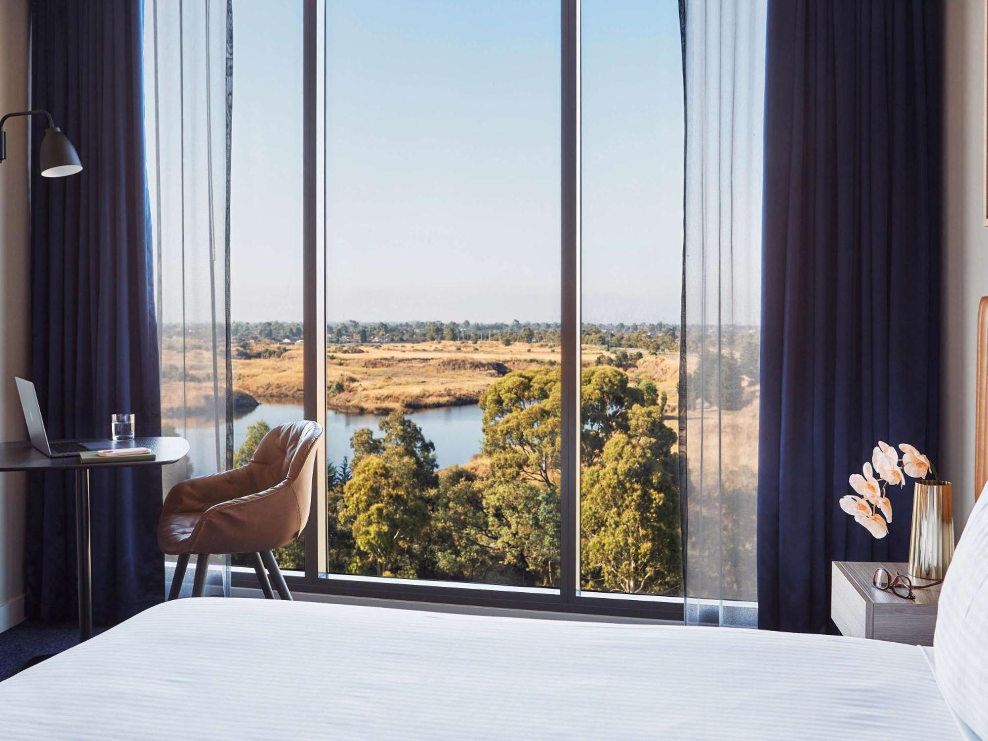 Отель Mantra Melbourne Epping Экстерьер фото